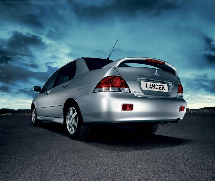  Mitsubishi Lancer 2000 года  (фото 17 из 31)